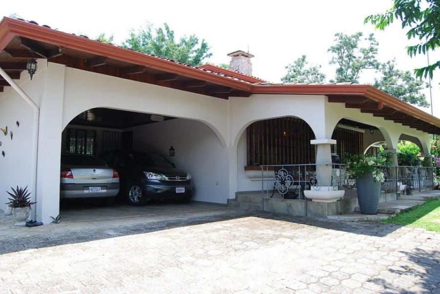 Foto Casa en Venta en Garita, Alajuela - U$D 1.350.000 - CAV77080 - BienesOnLine
