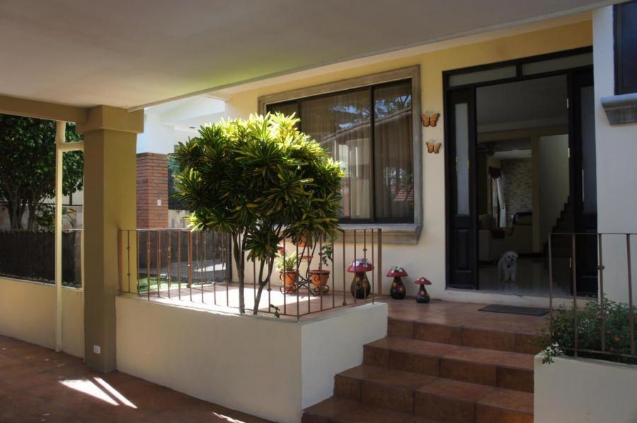 Foto Casa en Venta en Catalano, Santa Ana, San Jos - U$D 240.000 - CAV26087 - BienesOnLine