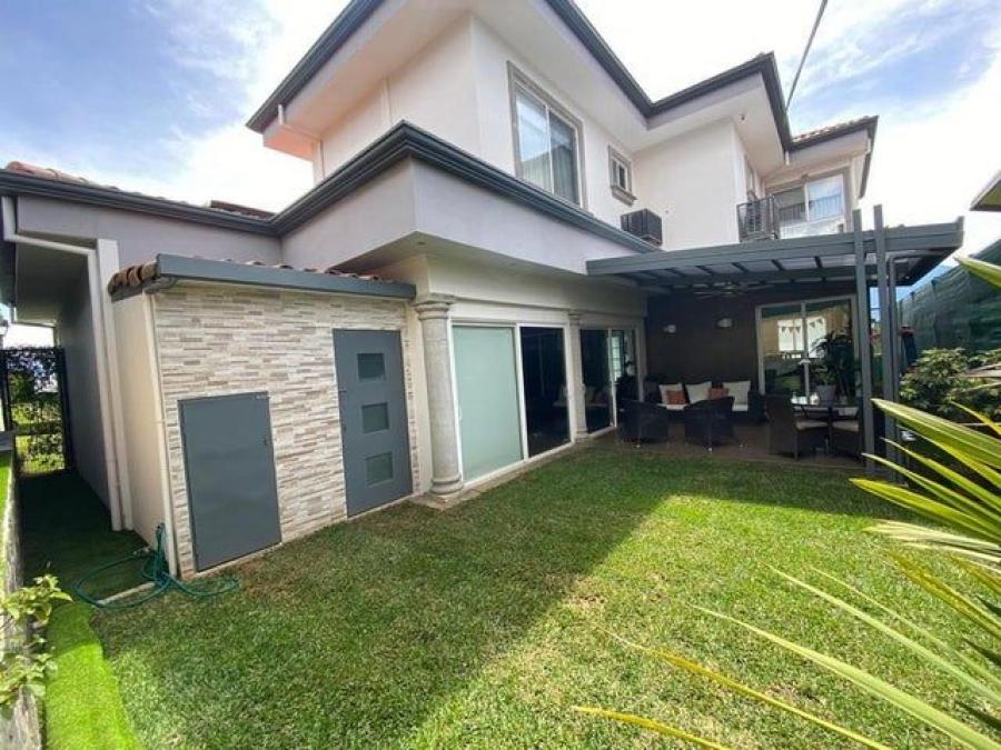 Foto Casa en Venta en Heredia, Heredia - U$D 450.000 - CAV75328 - BienesOnLine