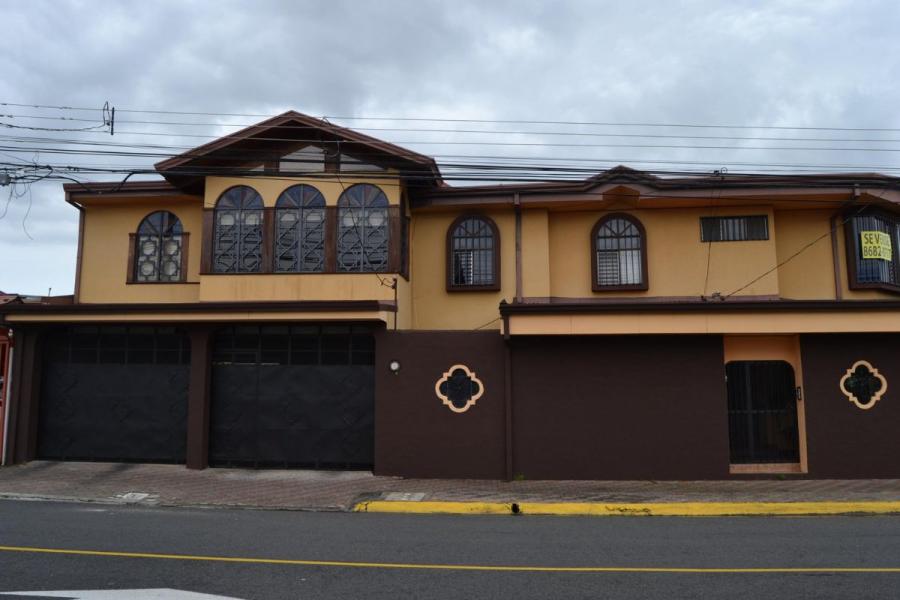 Foto Casa en Venta en Heredia, Heredia - U$D 325.000 - CAV119353 - BienesOnLine