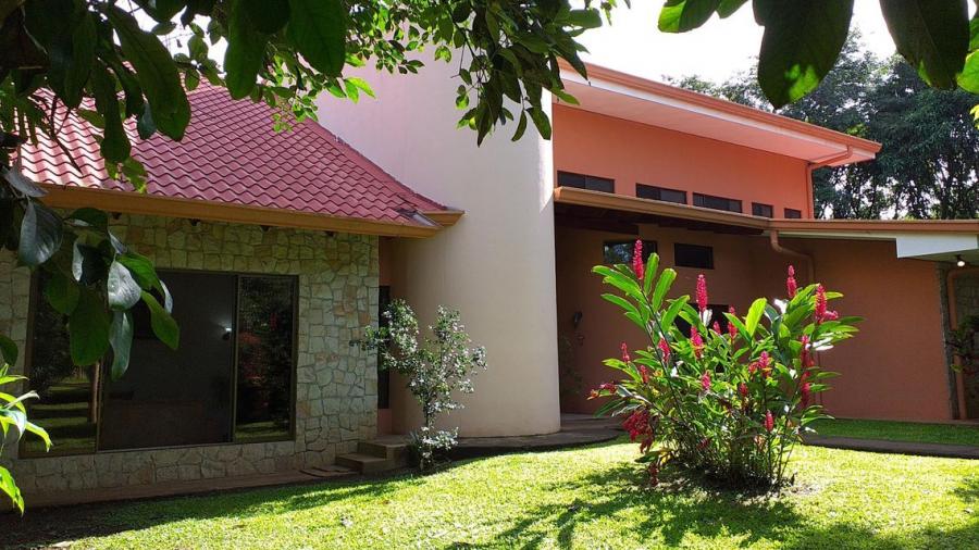Foto Casa en Venta en Gucima, Alajuela, Alajuela - U$D 590.000 - CAV52561 - BienesOnLine
