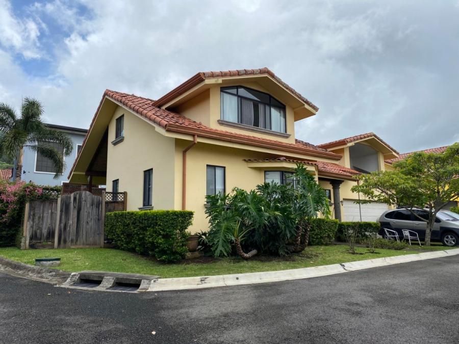 Foto Casa en Venta en Piedades, San José - U$D 325.000 - CAV78485 - BienesOnLine