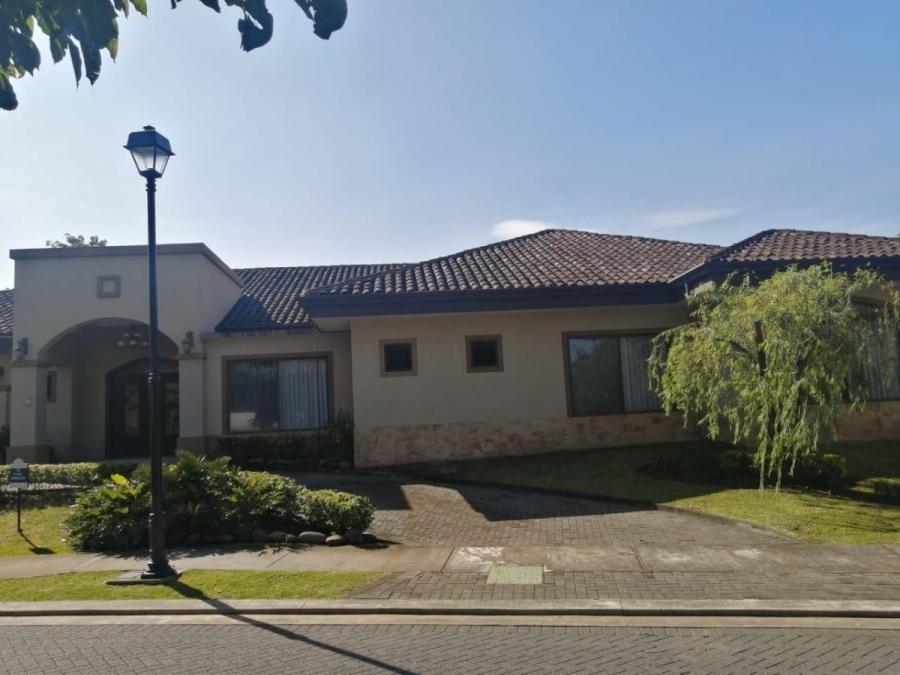 Foto Casa en Venta en Piedades, San José - U$D 900.000 - CAV64541 - BienesOnLine