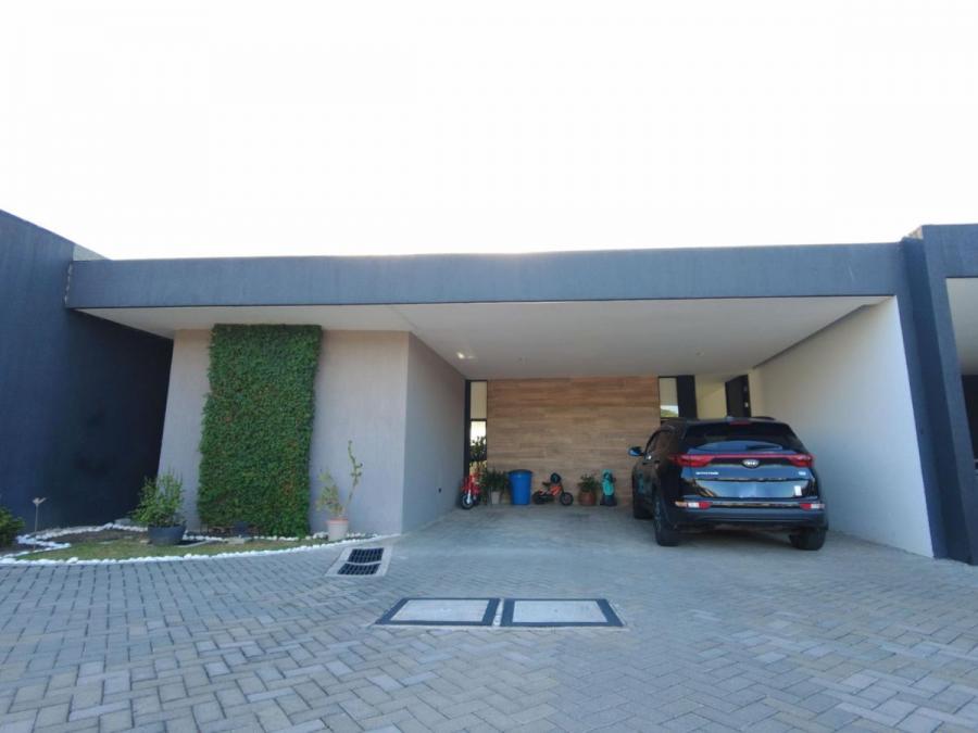 Foto Casa en Venta en Santa Ana, San Jos - U$D 375.000 - CAV57530 - BienesOnLine