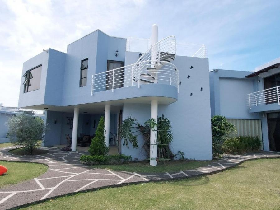 Home in Metric Way