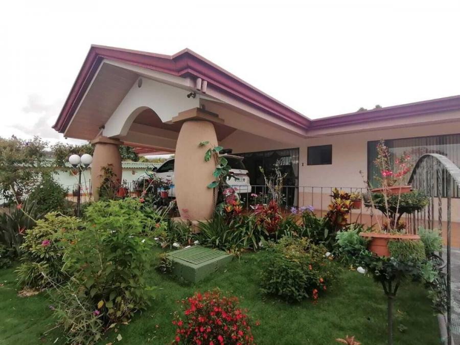 Foto Casa en Venta en San Isidro, Heredia - U$D 750.000 - CAV61699 - BienesOnLine