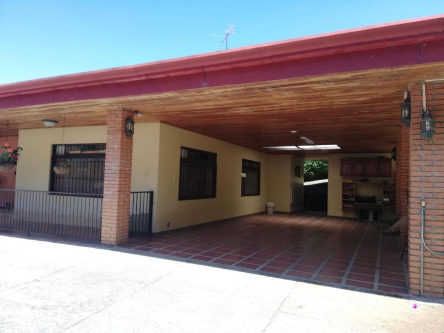 Foto Casa en Venta en San Rafael, Heredia - U$D 800.000 - CAV64132 - BienesOnLine