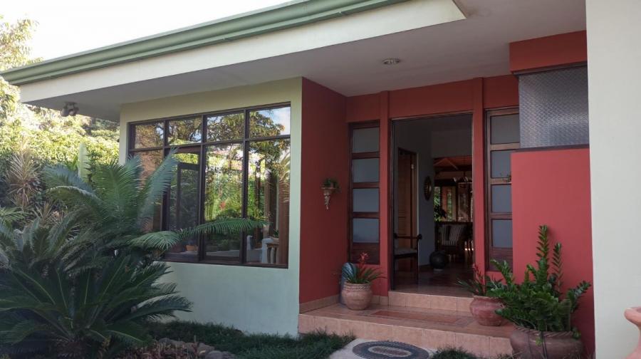 Foto Casa en Venta en Escaz, San Jos - U$D 900.000 - CAV89182 - BienesOnLine