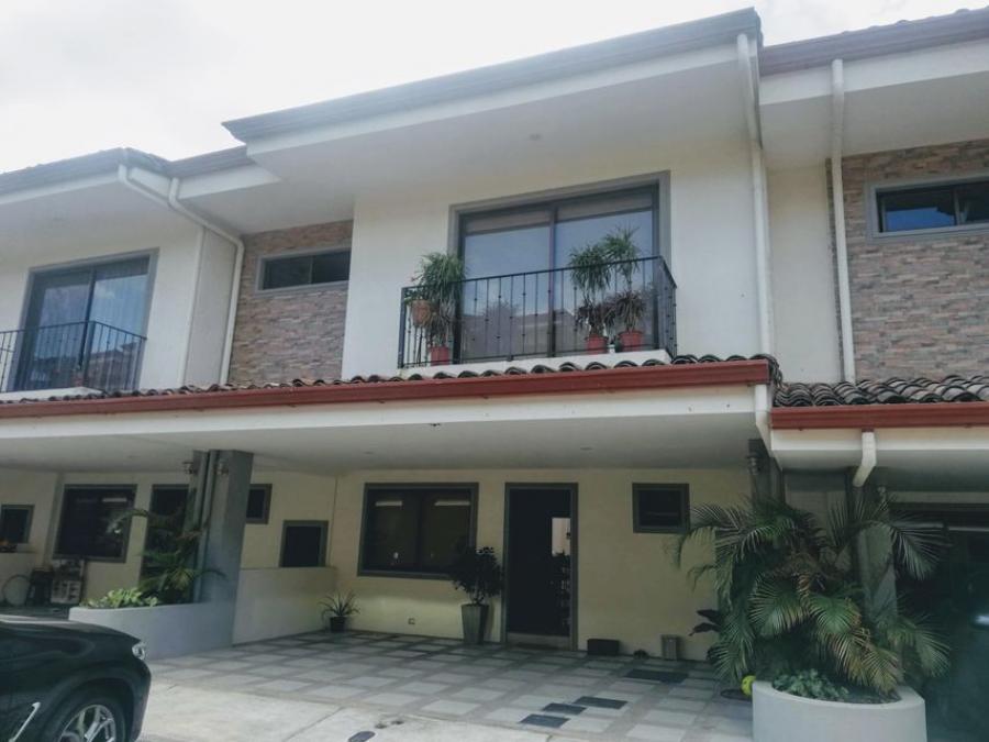 Foto Casa en Venta en Santa Ana, San Jos - U$D 245.000 - CAV51690 - BienesOnLine