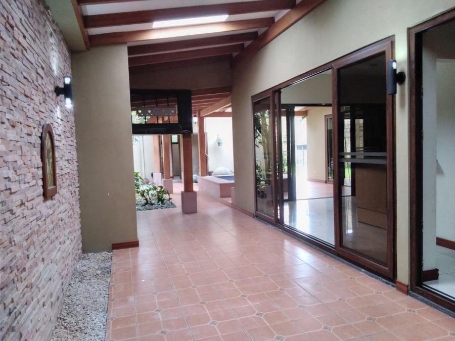 Foto Casa en Venta en Santo Toms, Heredia - U$D 400.000 - CAV66036 - BienesOnLine