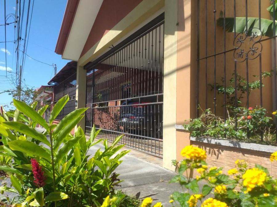 Foto Casa en Venta en Santo Domingo, Heredia - U$D 198.000 - CAV36357 - BienesOnLine