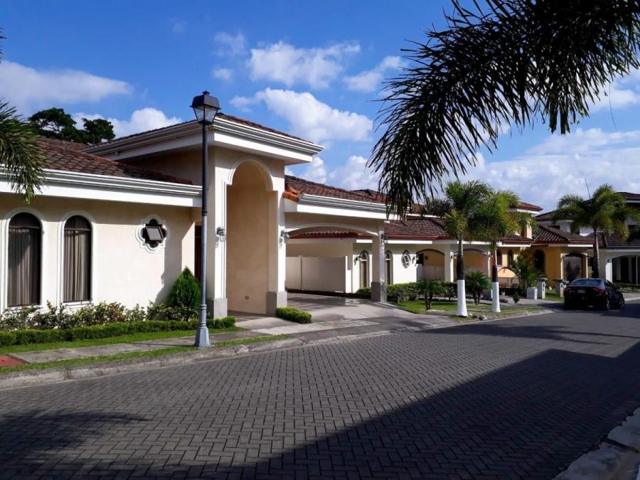 Foto Casa en Venta en Santo Domingo, Heredia - U$D 330.000 - CAV64007 - BienesOnLine
