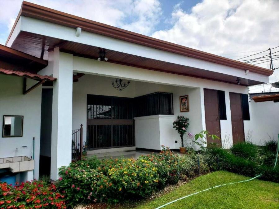 Foto Casa en Venta en Alajuela, Alajuela - U$D 825.000 - CAV67396 - BienesOnLine