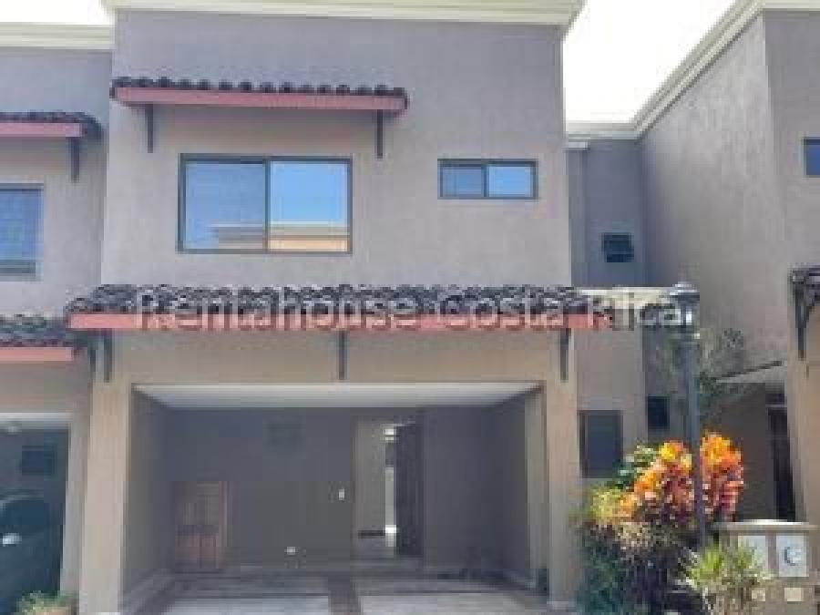 Foto Casa en Venta en Santa Ana, San Jos - U$D 195.000 - CAV60487 - BienesOnLine