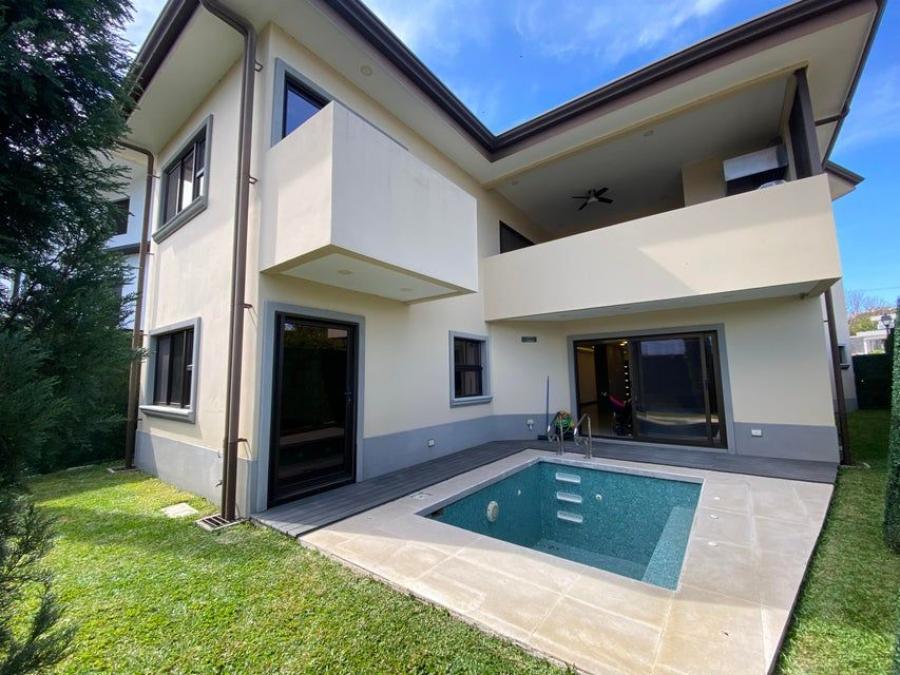 Foto Casa en Venta en Ulloa, Heredia - U$D 625.000 - CAV85922 - BienesOnLine