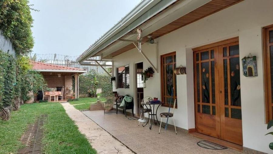 Foto Casa en Venta en Lourdes, Montes de Oca, San Jos - U$D 320.000 - CAV44386 - BienesOnLine