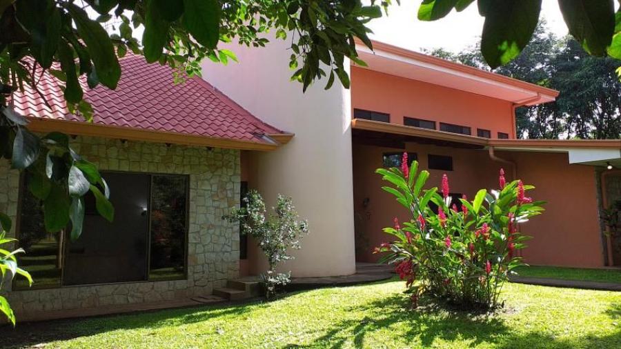 Foto Casa en Venta en AlajLaGuacima, Alajuela, Alajuela - U$D 590.000 - CAV28161 - BienesOnLine