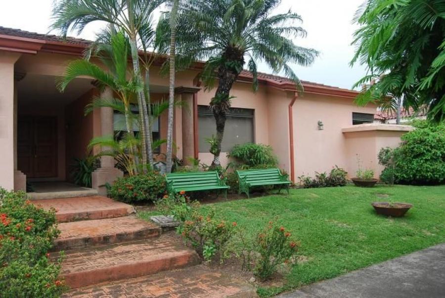 Foto Casa en Venta en SantaAnaPozos, Santa Ana, San Jos - ¢ 325.000.000 - CAV31221 - BienesOnLine