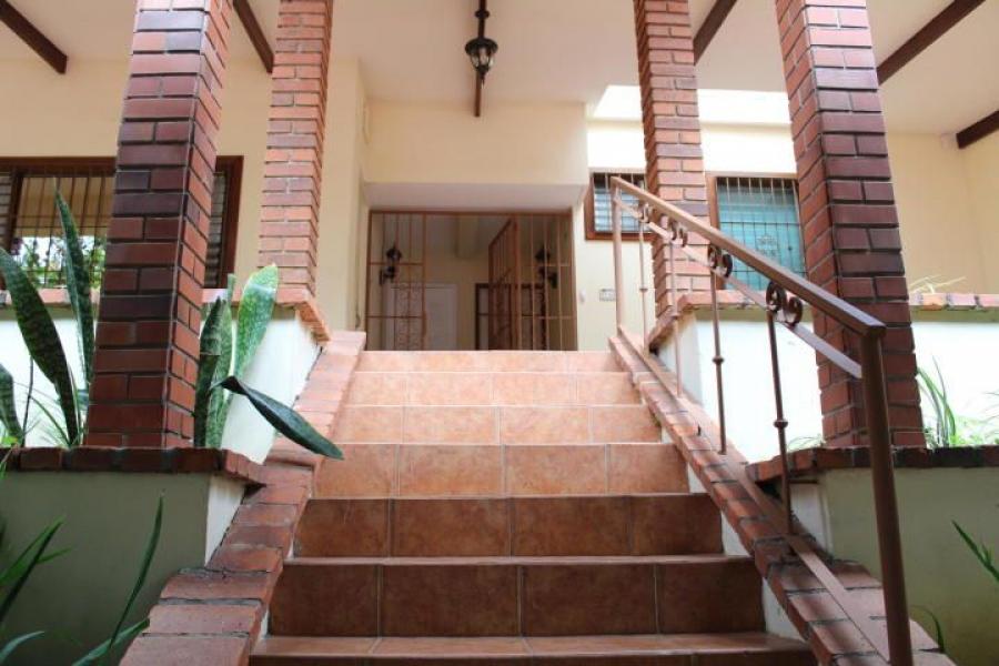 Foto Apartamento en Alquiler en Cariar Doa Claudia, Beln, Heredia - U$D 1.000 - APA21308 - BienesOnLine