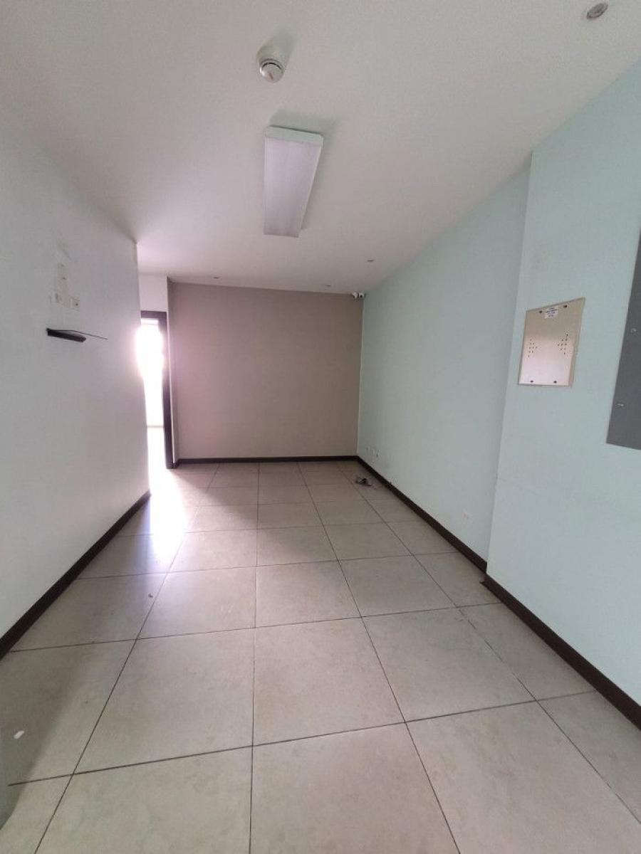 Foto Local en Alquiler en Curridabat, San Jos - U$D 1.424 - LOA85451 - BienesOnLine