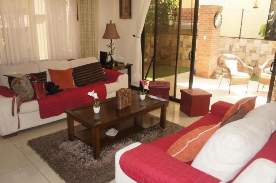 Foto Casa en Venta en Guachipelin, Escaz, San Jos - U$D 240.000 - CAV24832 - BienesOnLine
