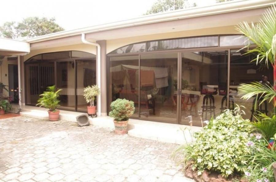 Foto Casa en Venta en Cubujuqu, Heredia, Heredia - U$D 275.000 - CAV29447 - BienesOnLine