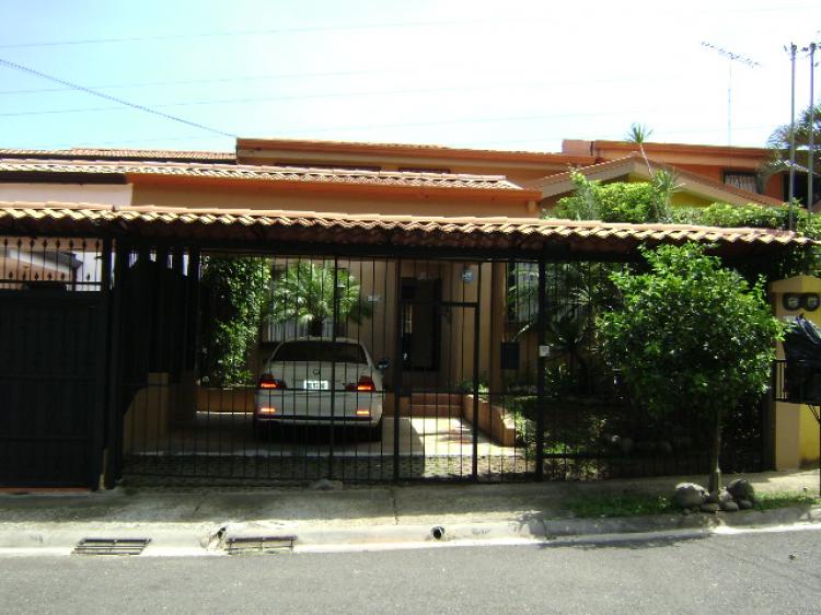 Foto Casa en Venta en Santa Ana, San Jos - U$D 170.000 - CAV414 - BienesOnLine