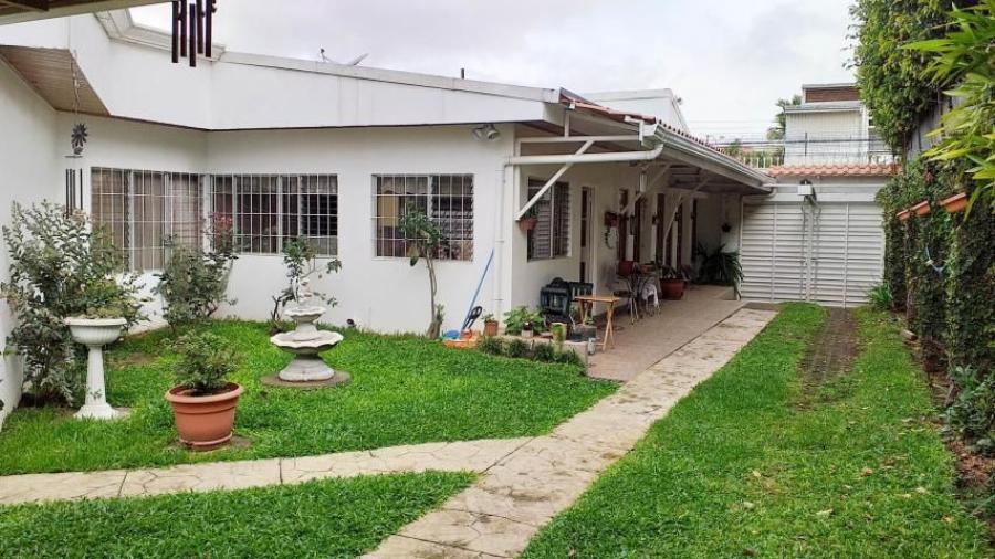 Foto Casa en Venta en Sabanilla, Montes de Oca, San Jos - U$D 350.000 - CAV25111 - BienesOnLine