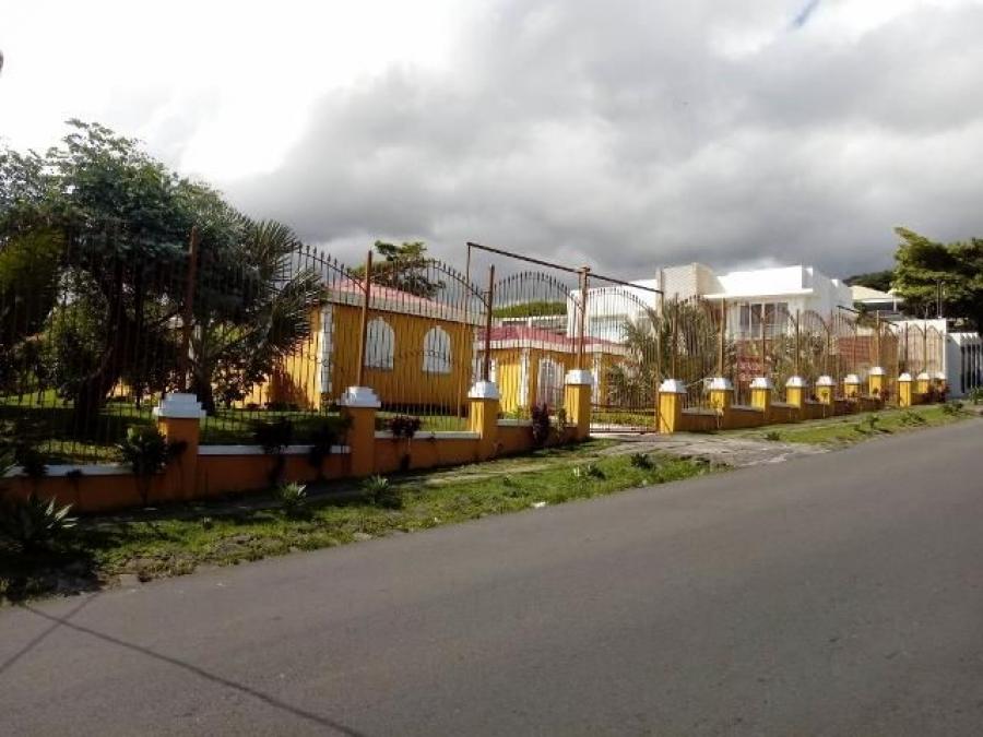 Foto Casa en Venta en SanRafelEscazu, Escaz, San Jos - U$D 900.000 - CAV26063 - BienesOnLine