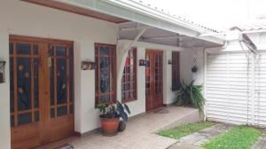 Foto Casa en Venta en Montes de Oca, San Jos - U$D 330.000 - CAV28760 - BienesOnLine
