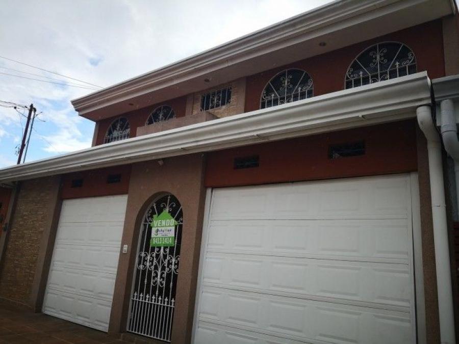 Foto Casa en Venta en Urb La Trinidad, San Jos, Alajuela - U$D 250.000 - CAV93377 - BienesOnLine