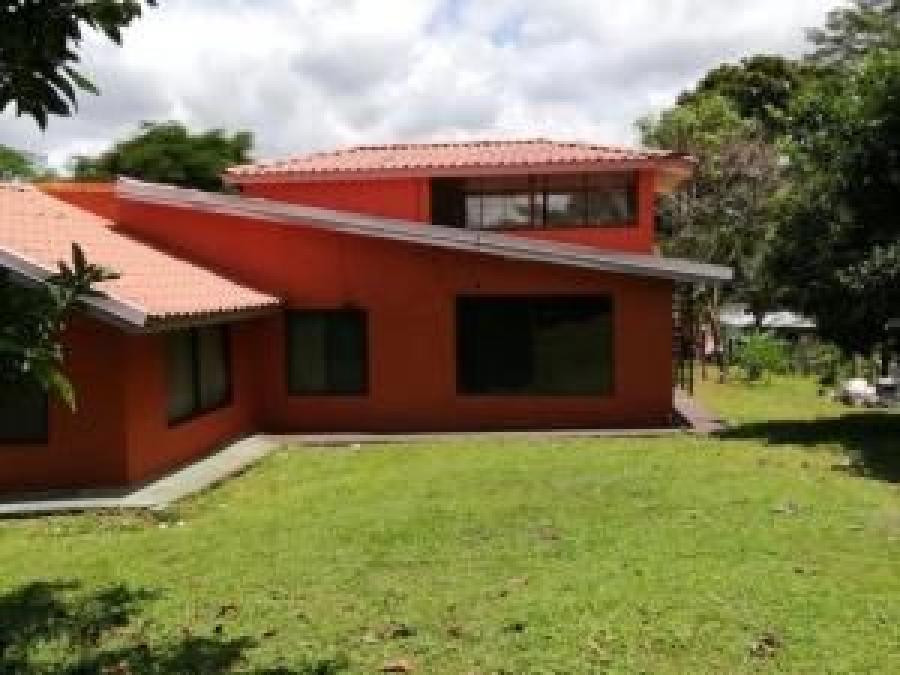 Foto Casa en Venta en Parrita, Puntarenas - U$D 280.000 - CAV39273 - BienesOnLine
