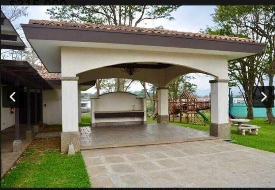 Foto Casa en Venta en Ulloa, Heredia, Heredia - U$D 370.000 - CAV72465 - BienesOnLine