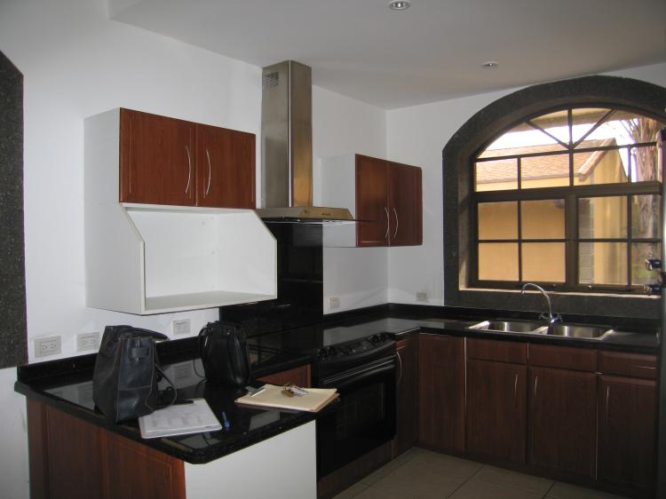 Foto Apartamento en Alquiler en Beln, Heredia - U$D 800 - APA201 - BienesOnLine