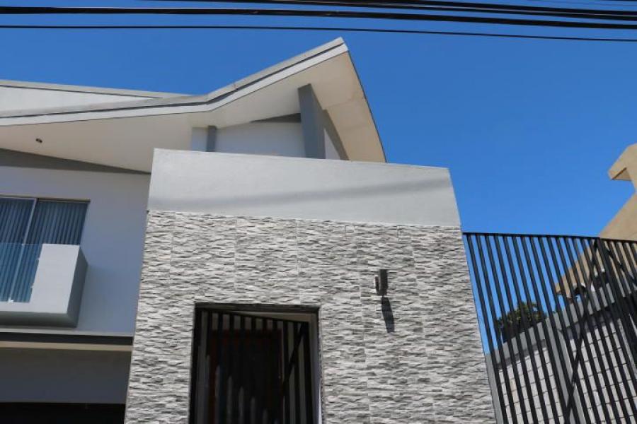 Home in Metric Way