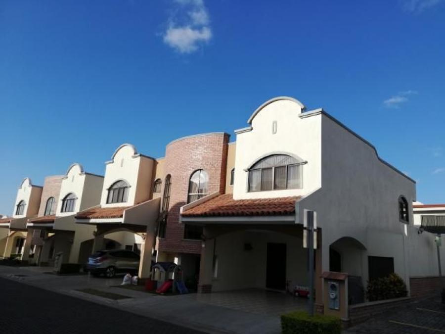 Foto Casa en Venta en Escaz, San Jos - U$D 247.000 - CAV25241 - BienesOnLine