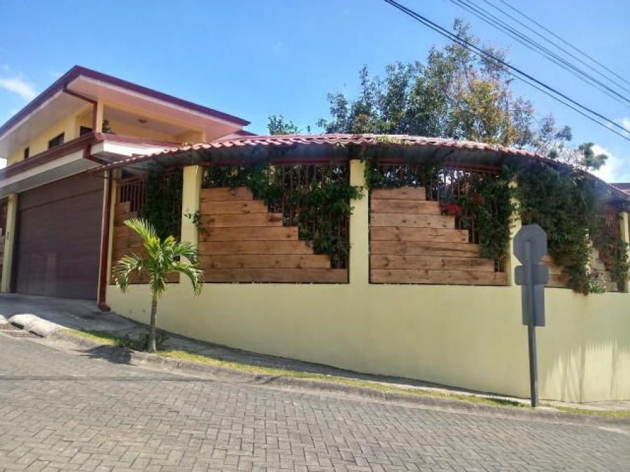 Foto Casa en Venta en Guadalupe, Goicoechea, San Jos - U$D 309.000 - CAV51339 - BienesOnLine