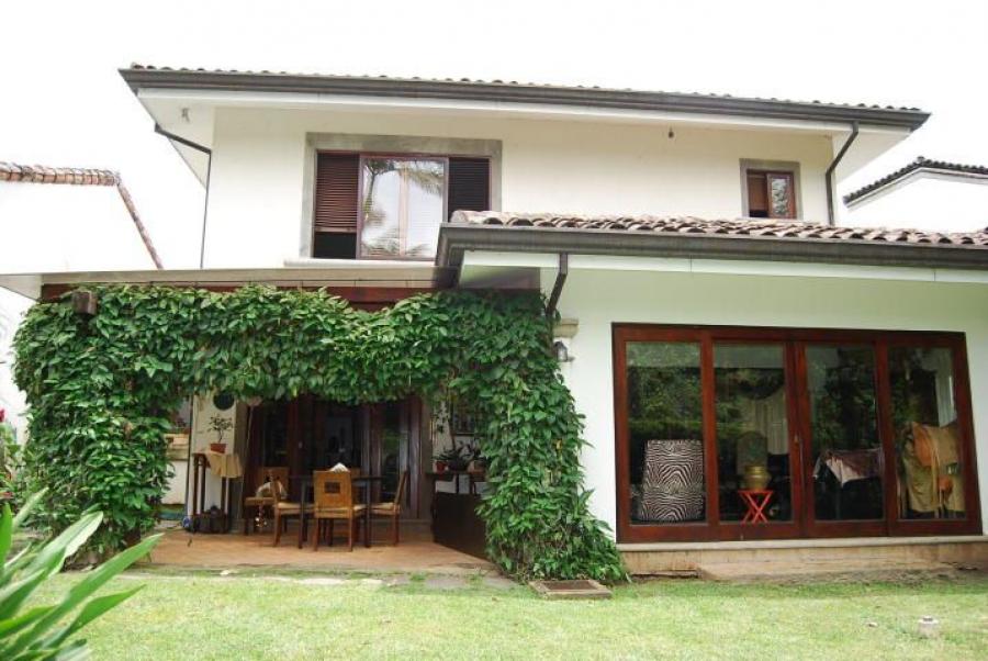 Foto Casa en Venta en Escaz, San Jos - U$D 400.000 - CAV24682 - BienesOnLine