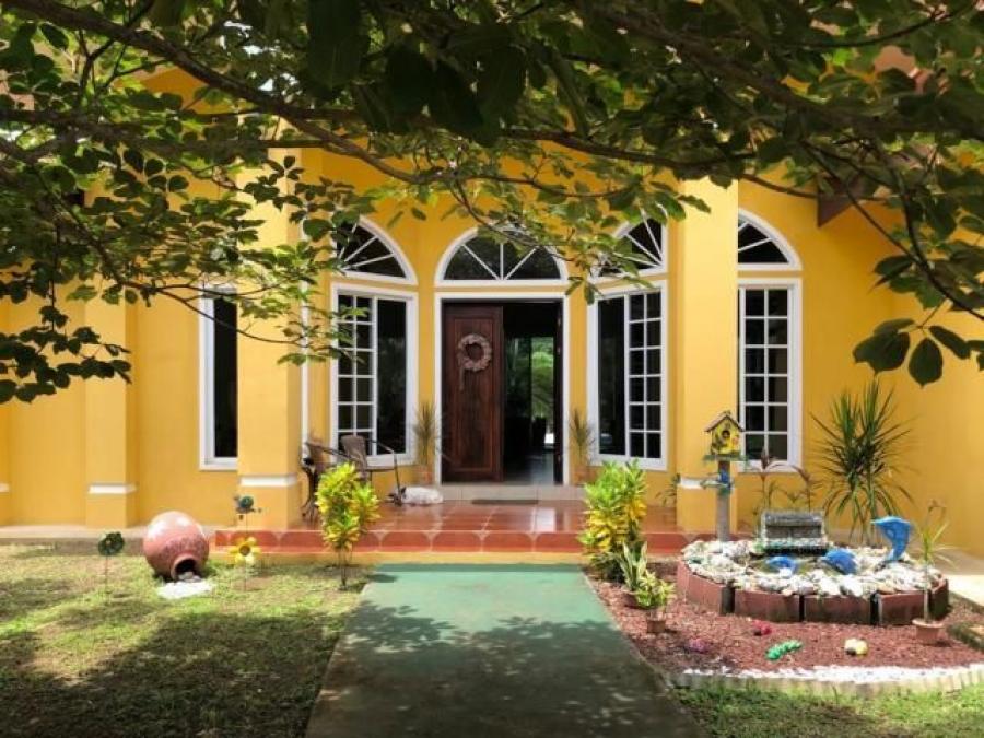 Foto Casa en Venta en Garabito, Puntarenas - U$D 399.000 - CAV27240 - BienesOnLine