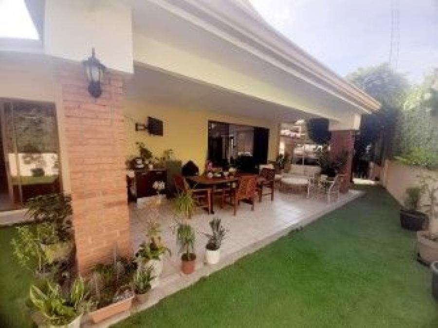 Foto Casa en Venta en Santa Ana, San Jos - U$D 330.000 - CAV83722 - BienesOnLine