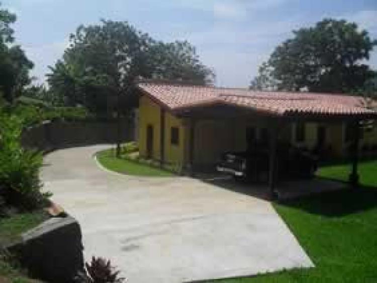 Foto Casa en Venta en Atenas, Alajuela - U$D 398.000 - CAV1048 - BienesOnLine