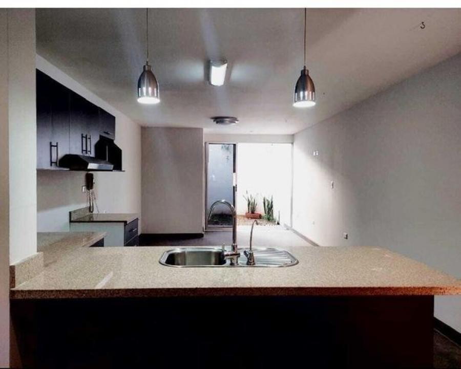 Foto Casa en Alquiler en Santa Ana, San Jos - U$D 1.000 - CAA91218 - BienesOnLine