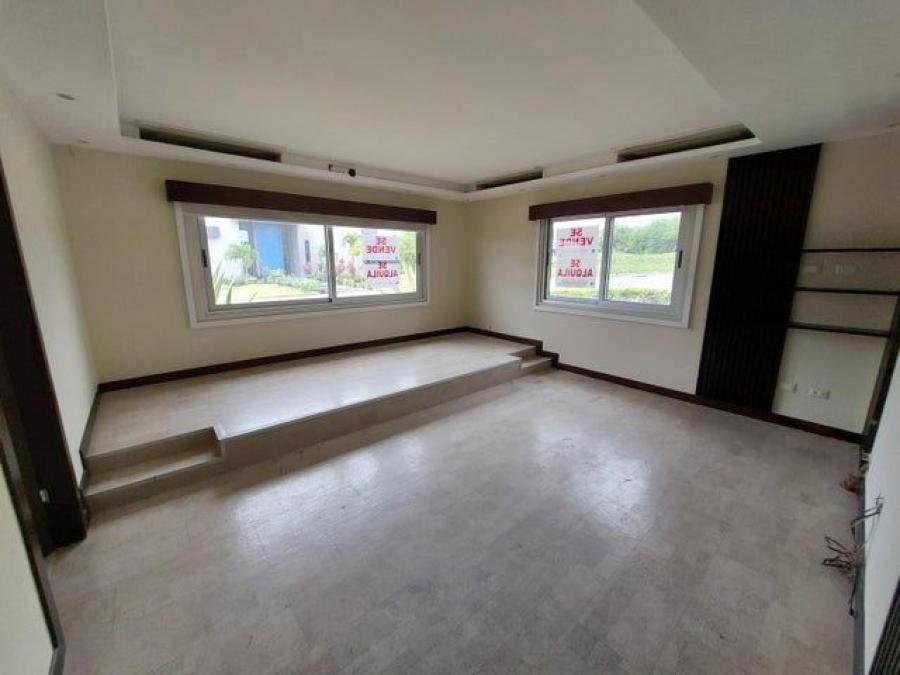 Fotos de Se alquila moderna casa con patio en condominio San Rafael ...