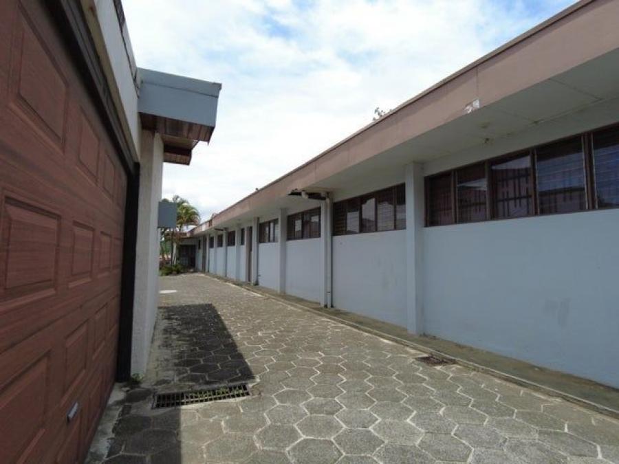 Home in Metric Way