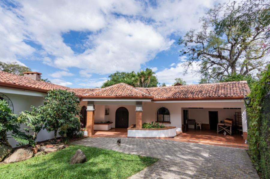 Foto Casa en Venta en Escaz, San Jos - U$D 795.000 - CAV49186 - BienesOnLine