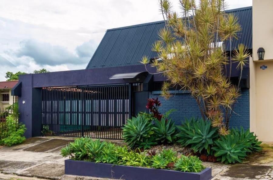 Foto Casa en Venta en uruca, uruca, San José - U$D 290.000 - CAV66412 - BienesOnLine
