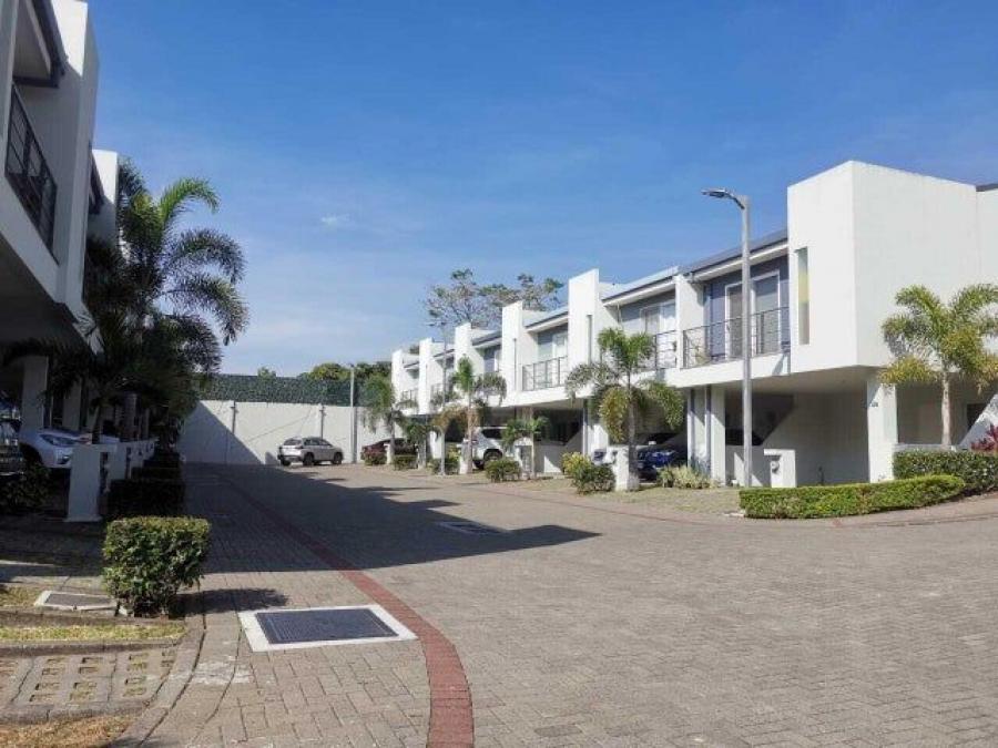 Foto Casa en Venta en Brasil, Santa Ana, San Jos - U$D 220.000 - CAV80900 - BienesOnLine