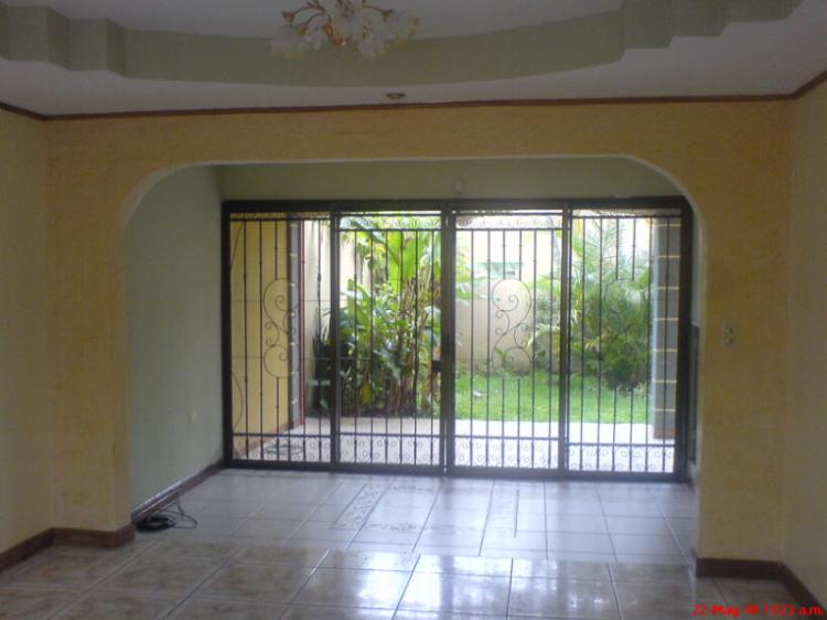 Foto Casa en Venta en Santo Domingo, Heredia - U$D 330.000 - CAV2815 - BienesOnLine