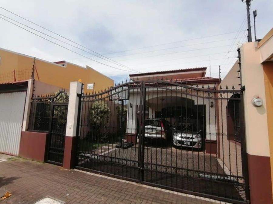 Foto Casa en Venta en Heredia, Heredia - U$D 300.000 - CAV52419 - BienesOnLine