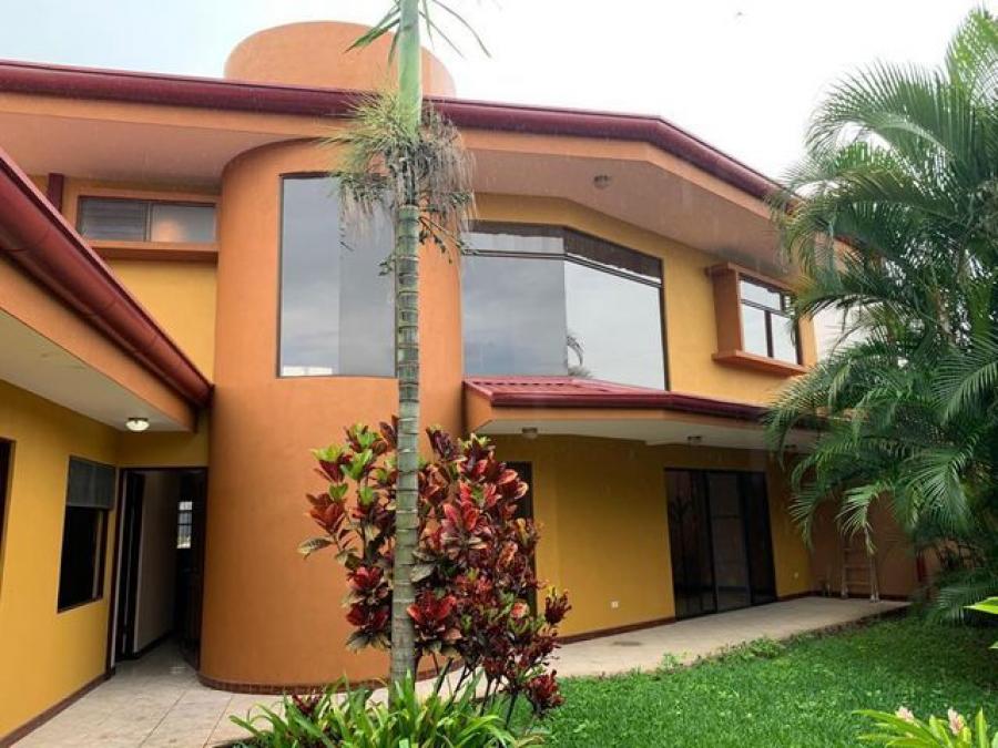 Foto Casa en Venta en Uruca, San Jos - U$D 270.000 - CAV39559 - BienesOnLine